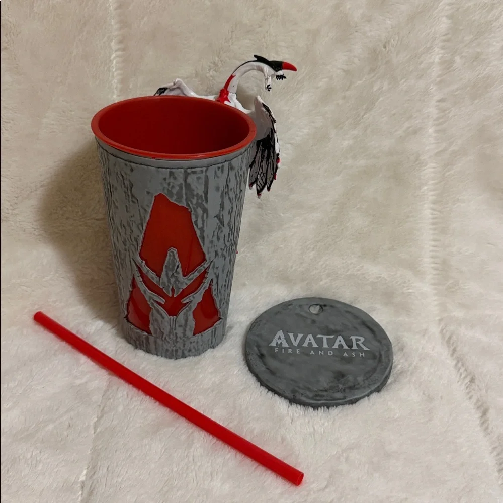 Avatar Fire and Ash LED Cup with Lid & Straw - Picture 2 of 4